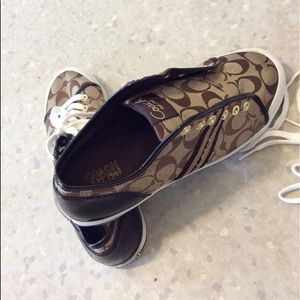 Coach tennis shoes sz. 9.5